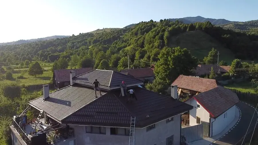 Folie anticondens pe toată suprafața — lucrare Montaj Acoperis Top